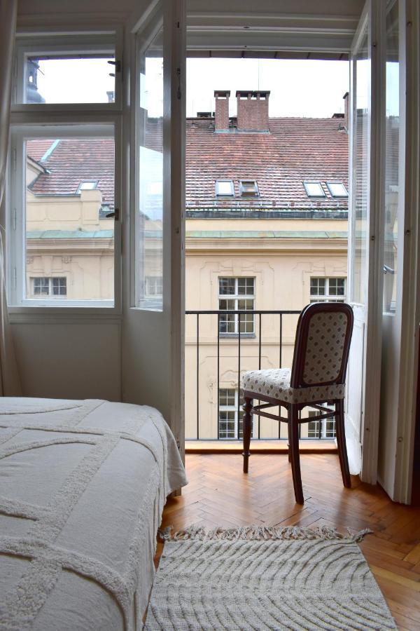 Old Town Residence - Konviktska Прага Екстериор снимка