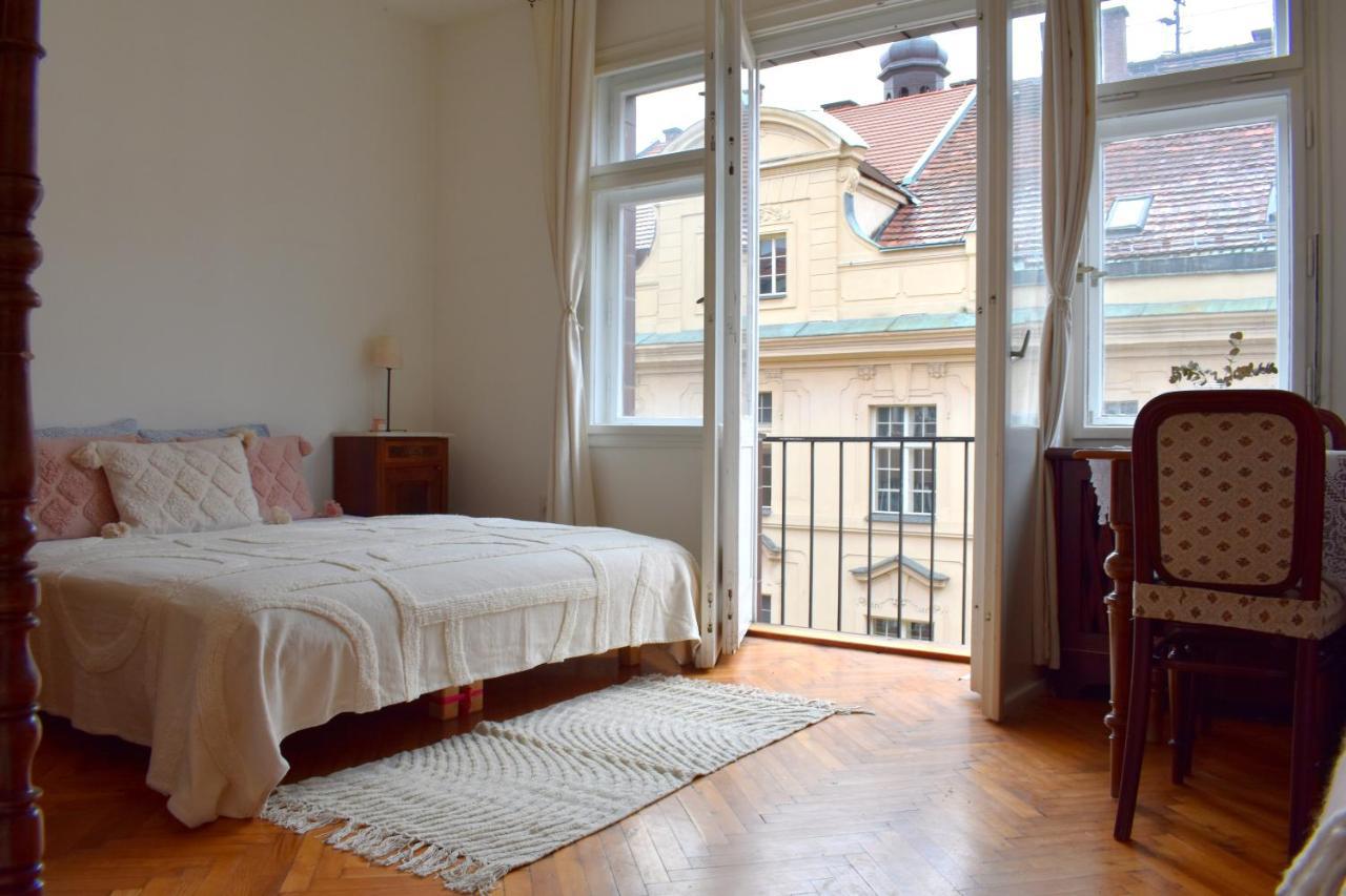 Old Town Residence - Konviktska Прага Екстериор снимка